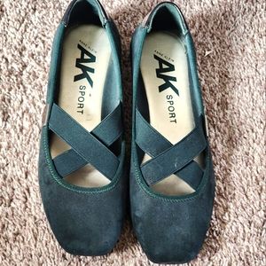 Anne Klein Sport flats (green)